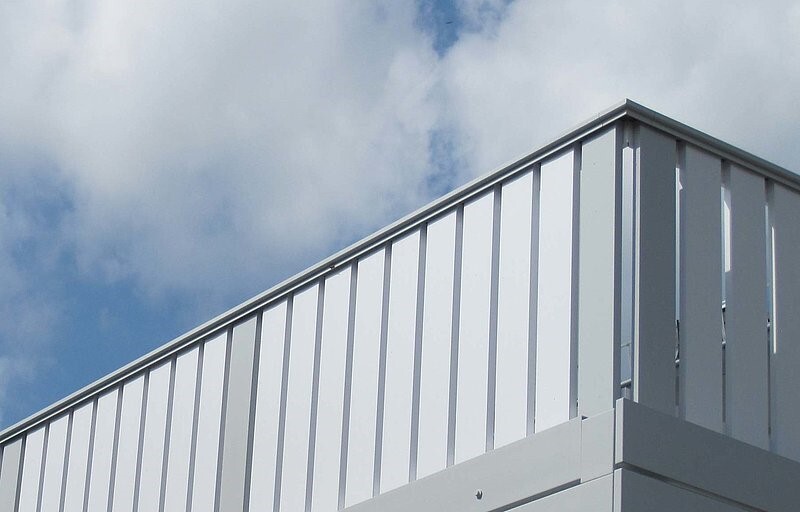 Balkonprofile in Silbergrau und Weiss 120er