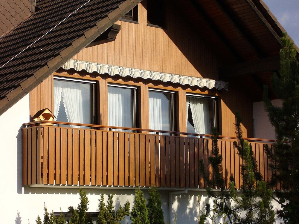 Balkonprofil Golden-Oak 120er und 80er Senkrecht