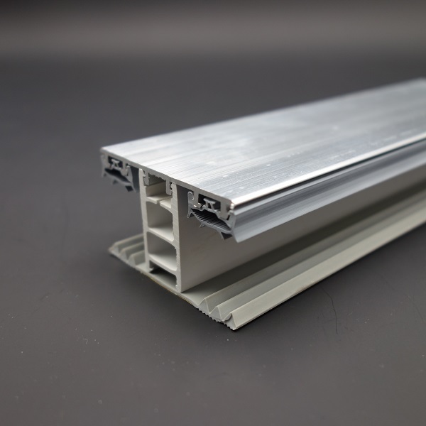 Schraubprofil-Mitte Pressblank